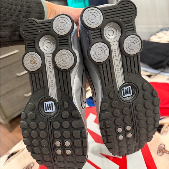 Nike Shox R4 (GS) - Picture 4 of 5